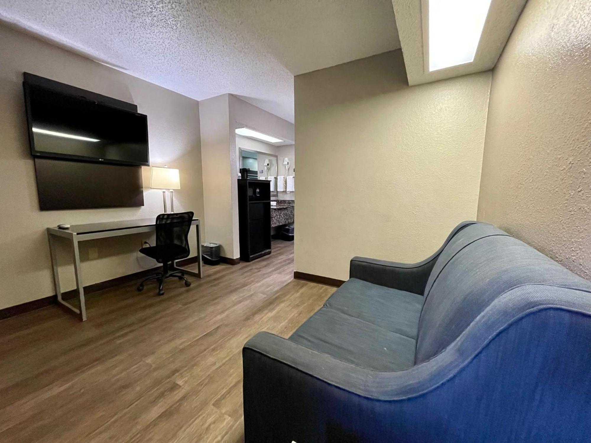 Red Roof Inn & Suites Jackson - Richland Buitenkant foto