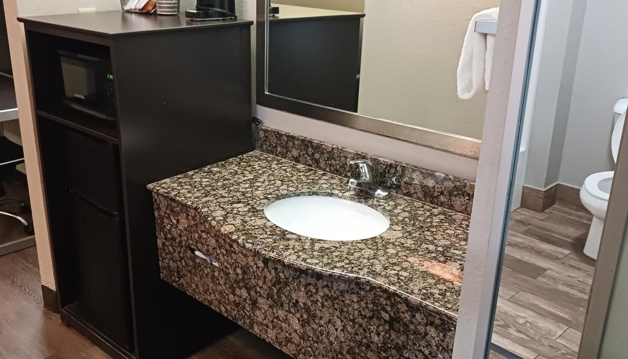 Red Roof Inn & Suites Jackson - Richland Buitenkant foto