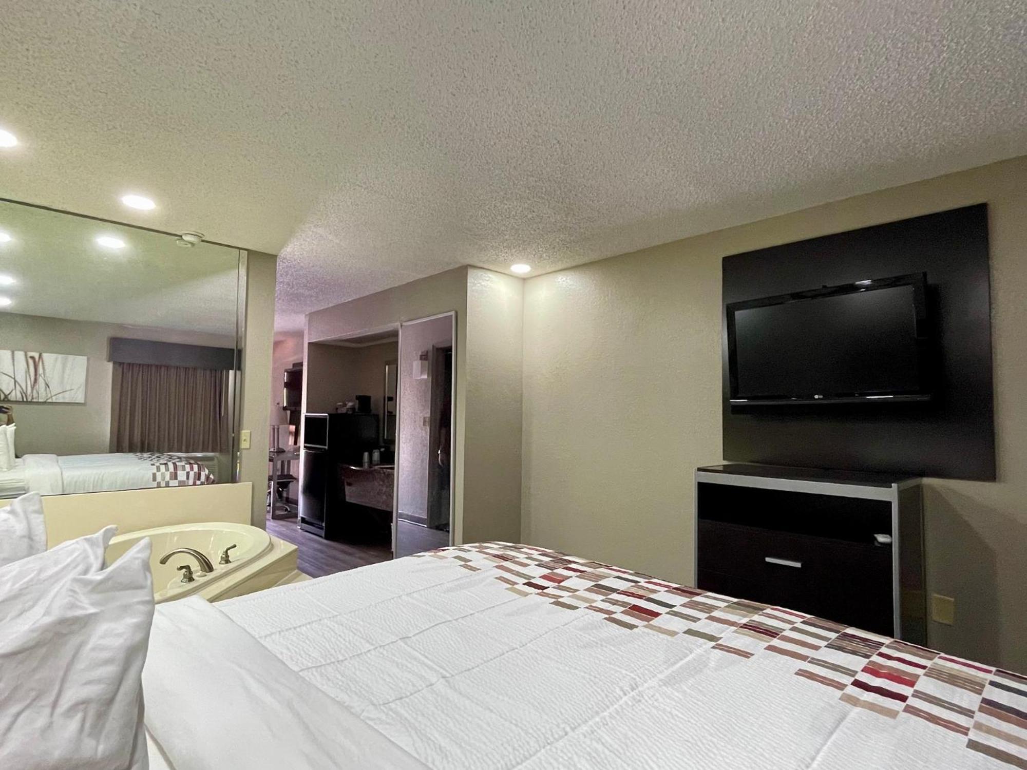 Red Roof Inn & Suites Jackson - Richland Buitenkant foto