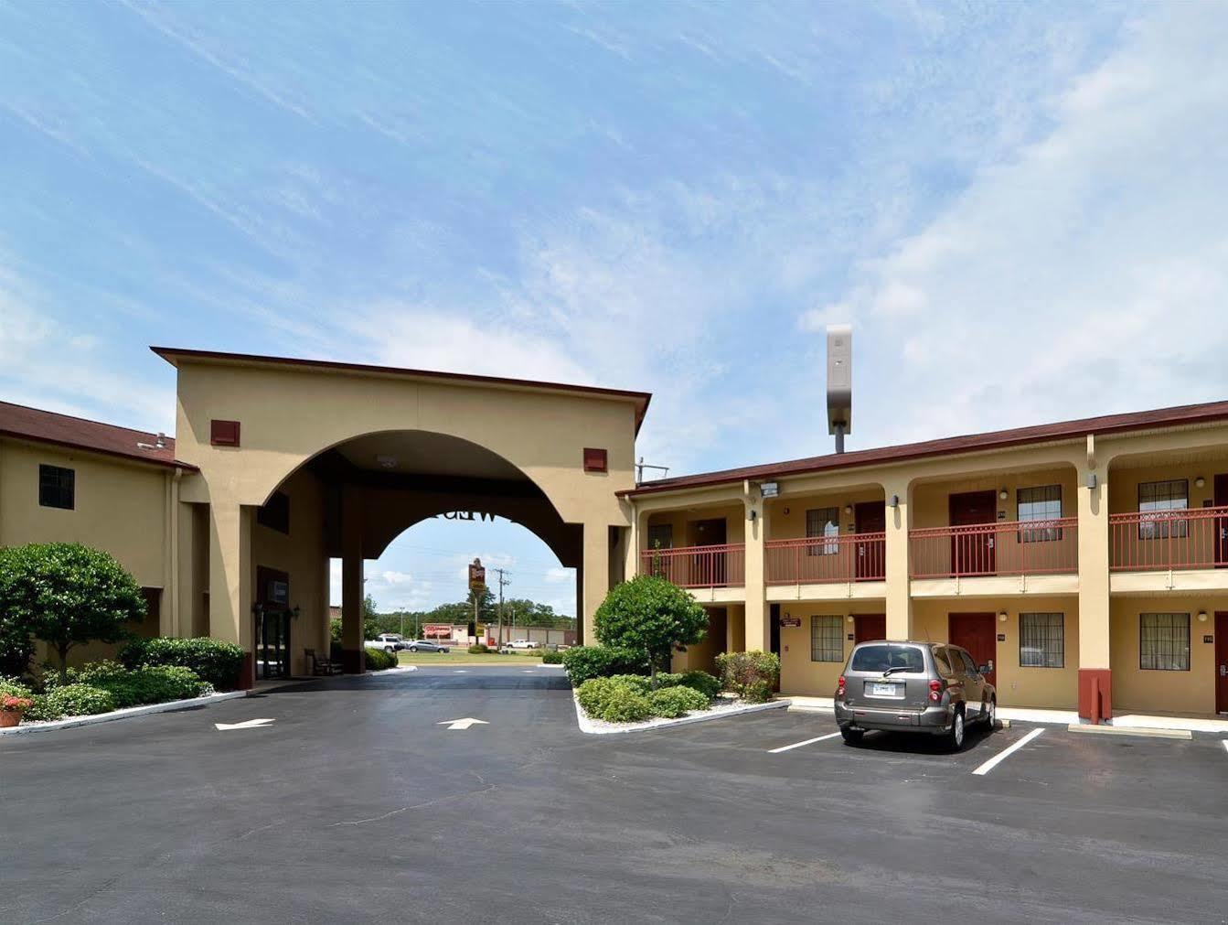 Red Roof Inn & Suites Jackson - Richland Buitenkant foto