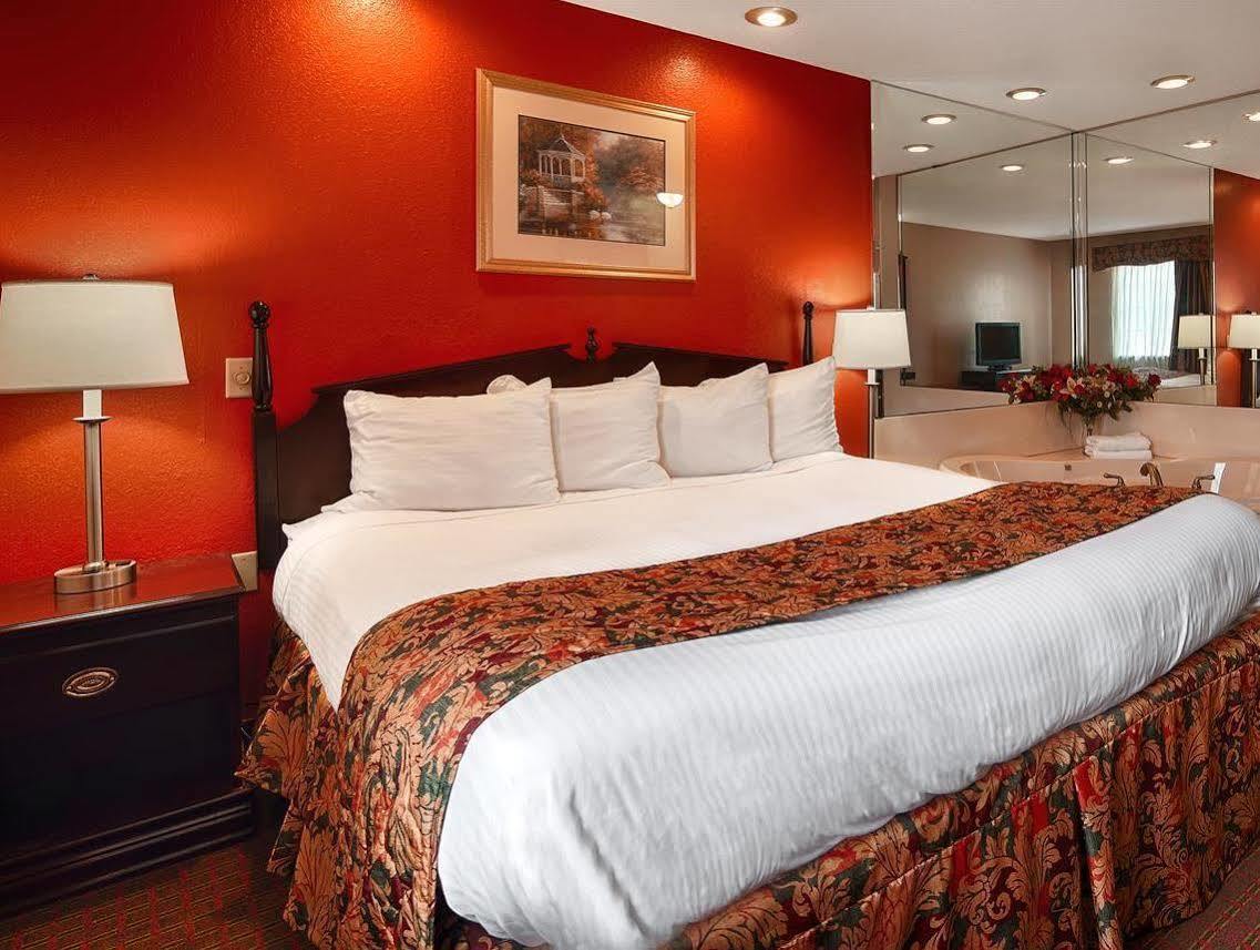 Red Roof Inn & Suites Jackson - Richland Buitenkant foto